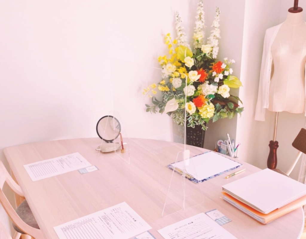 今週最後は、パーソナルカラー診断グループレッスン。